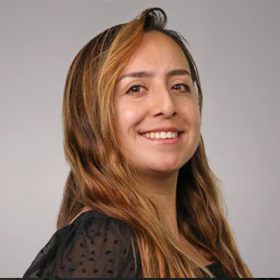 Daviela_Ramirez_400px_gray